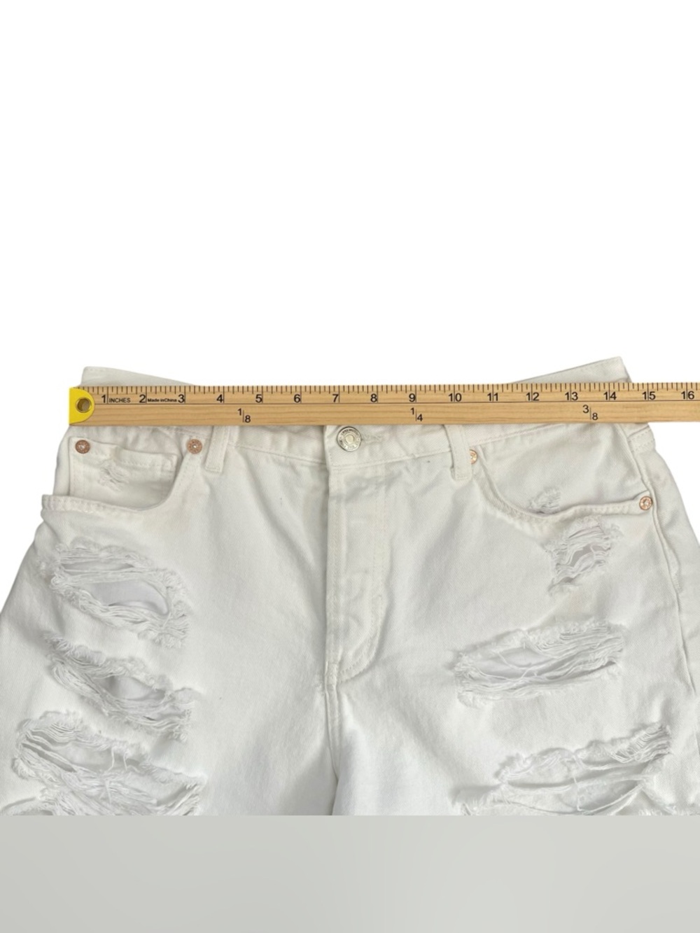 Free People We The Free White Denim Cutoff Shorts Distressed Raw Hem Sz 28 - Picture 6 of 10